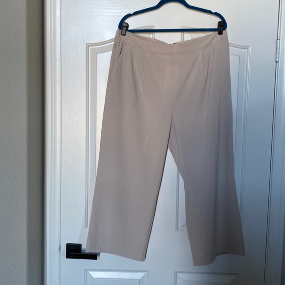 Banana Republic Pants - Banana Republic Core Temp pant